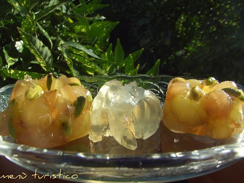menu turistico Gelatina di uva e pistacchi con crema allo