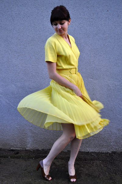 pink dress and yellow shoes