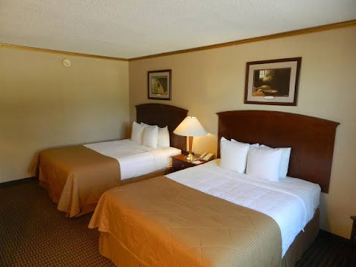 Hotel «Ramada Williamsburg and Wasserbahn Waterpark», reviews and photos, 2211 U Ave, Williamsburg, IA 52361, USA