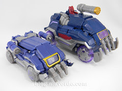Transformers Soundwave Voyager - Generations Fall of Cybertron - modo alterno vs WFC Deluxe