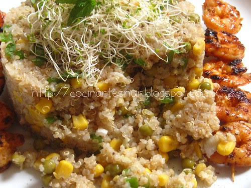 Ensalada de quinoa con langostinos