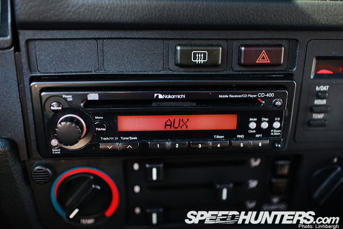 Youan: Bmw E30 Aftermarket Radio Install
