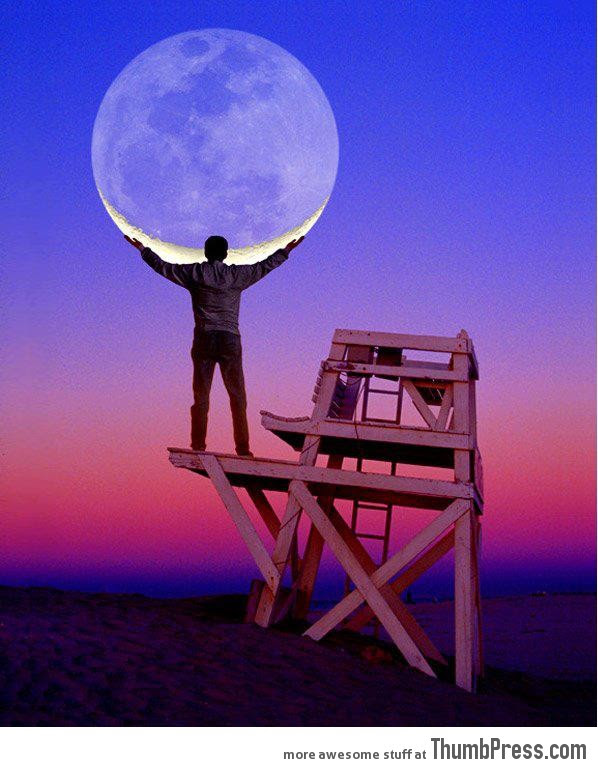  Moon Madness: 20 Photos of People Posing with The Moon and Having Fun
