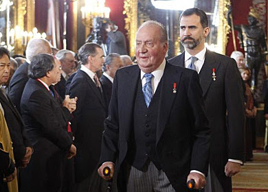 El Rey y el Príncipe, durante una recepción en el Palacio Real. | Efe