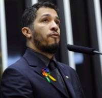 Universidade Presbiteriana Mackenzie recebe Jean Wyllys para debate sobre agenda gay, e se torna alvo de críticas