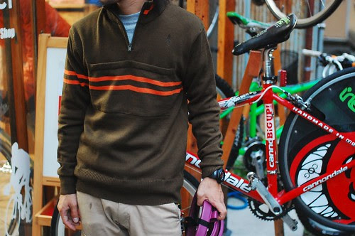 2027 Pullover sweater