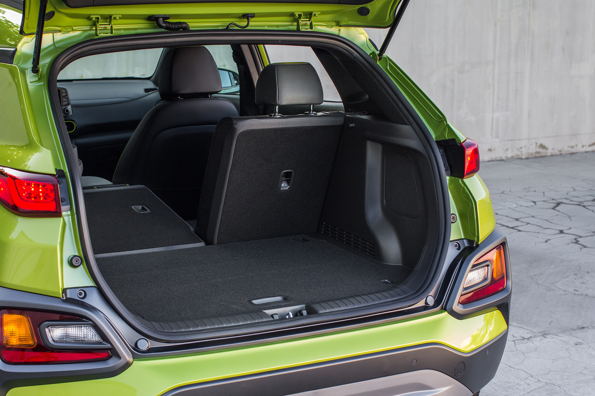 Hyundai Kona Electric Cargo Space / Hyundai Kona SUV (2017 ) Features