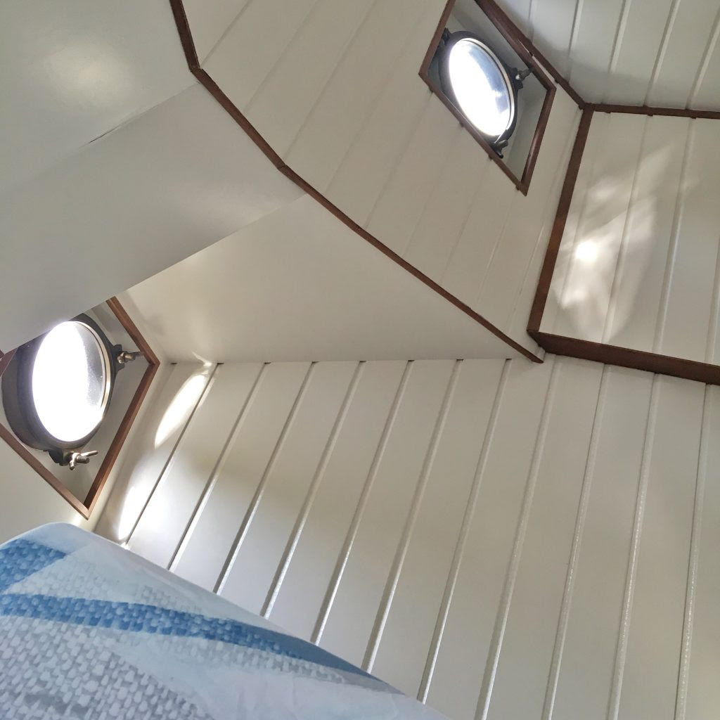 Airbnb: Houseboat