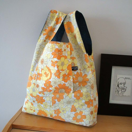 Reversible sunny yellow market tote bag