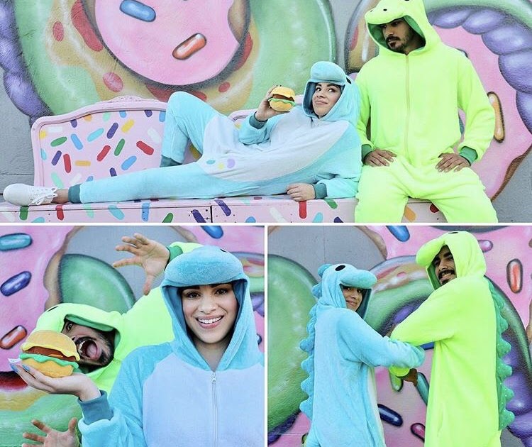 Moriah Elizabeth Pickle And Cousin Derp Onesie - Jule im Ausland