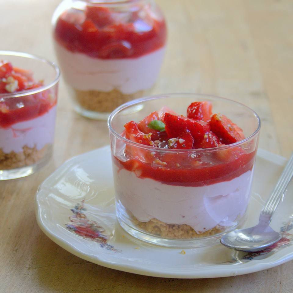 Recette Cheesecake En Verrine : Verrine fraises et spéculoos façon ...