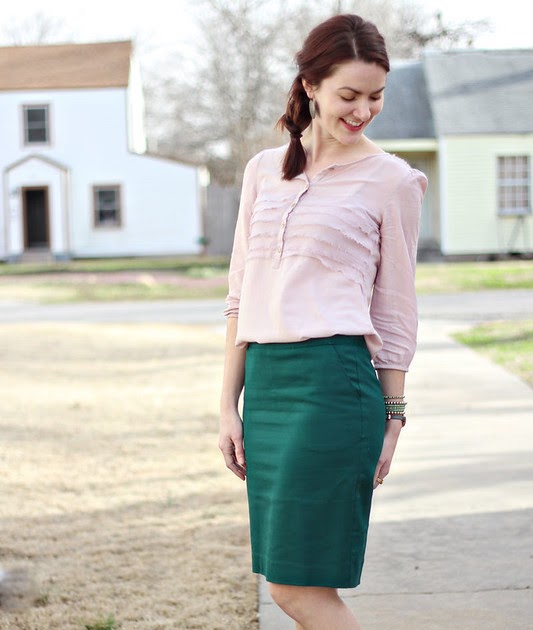 Green Week Linkup: Pink & Green and White Legs | The Cream to My Coffee