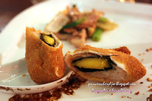 Dragon9ine mango prawn spring roll