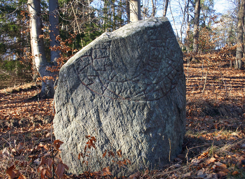 Hammar Rune stone