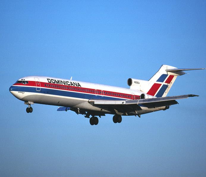Un avión de Dominicana de Aviación cayó en el mar Caribe.