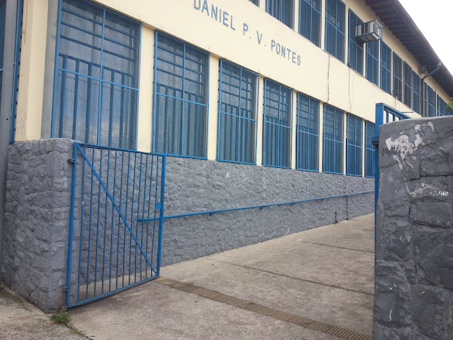 Avaliações sobre Escola Estadual Daniel Paulo Verano Pontes em São Paulo - Escola
