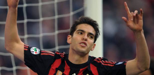 Kaká negocia seu retorno ao Milan; camisa 22 já estaria reservada para sua volta