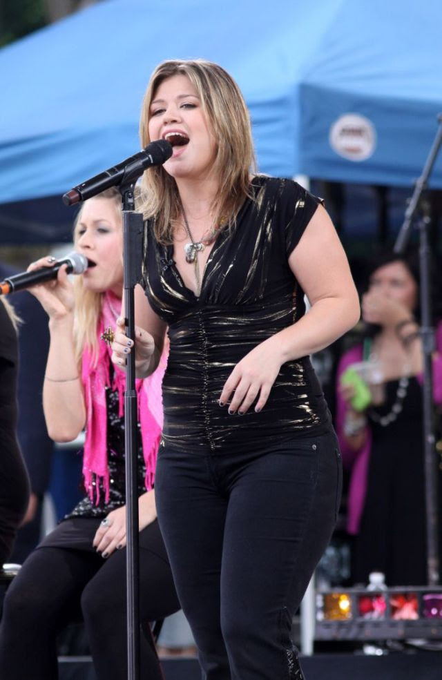 Pictures: Kelly Clarkson New Fat Pictures