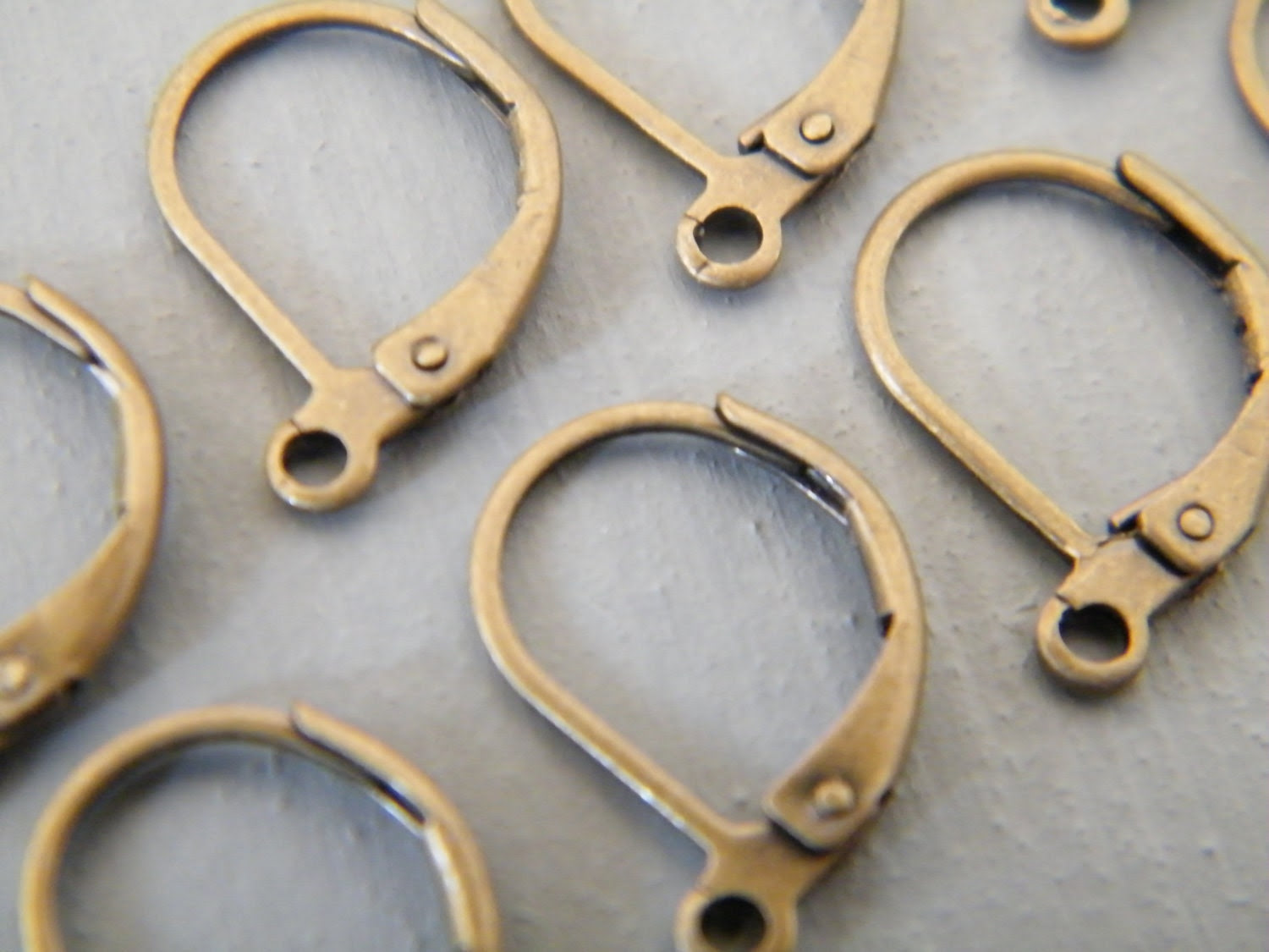 20 x Antique Brass Bronze Leverback Earwire Earrings 10x15mm - thejourneysend 20 x Antique Brass Bronze Leverback Earwire Earrings 10x15mm - thejourneysend