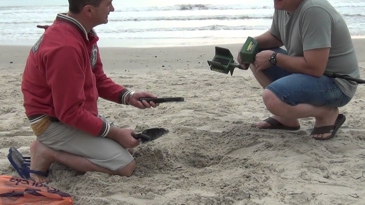 Como encontrar ouro e outros objetos de valor na praia