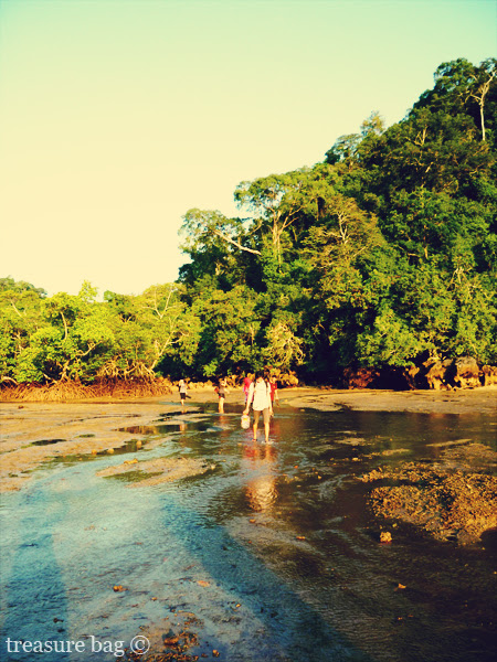 Keluar Pulau