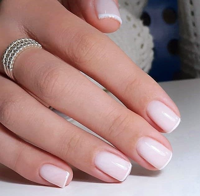 nail salons open late today near me