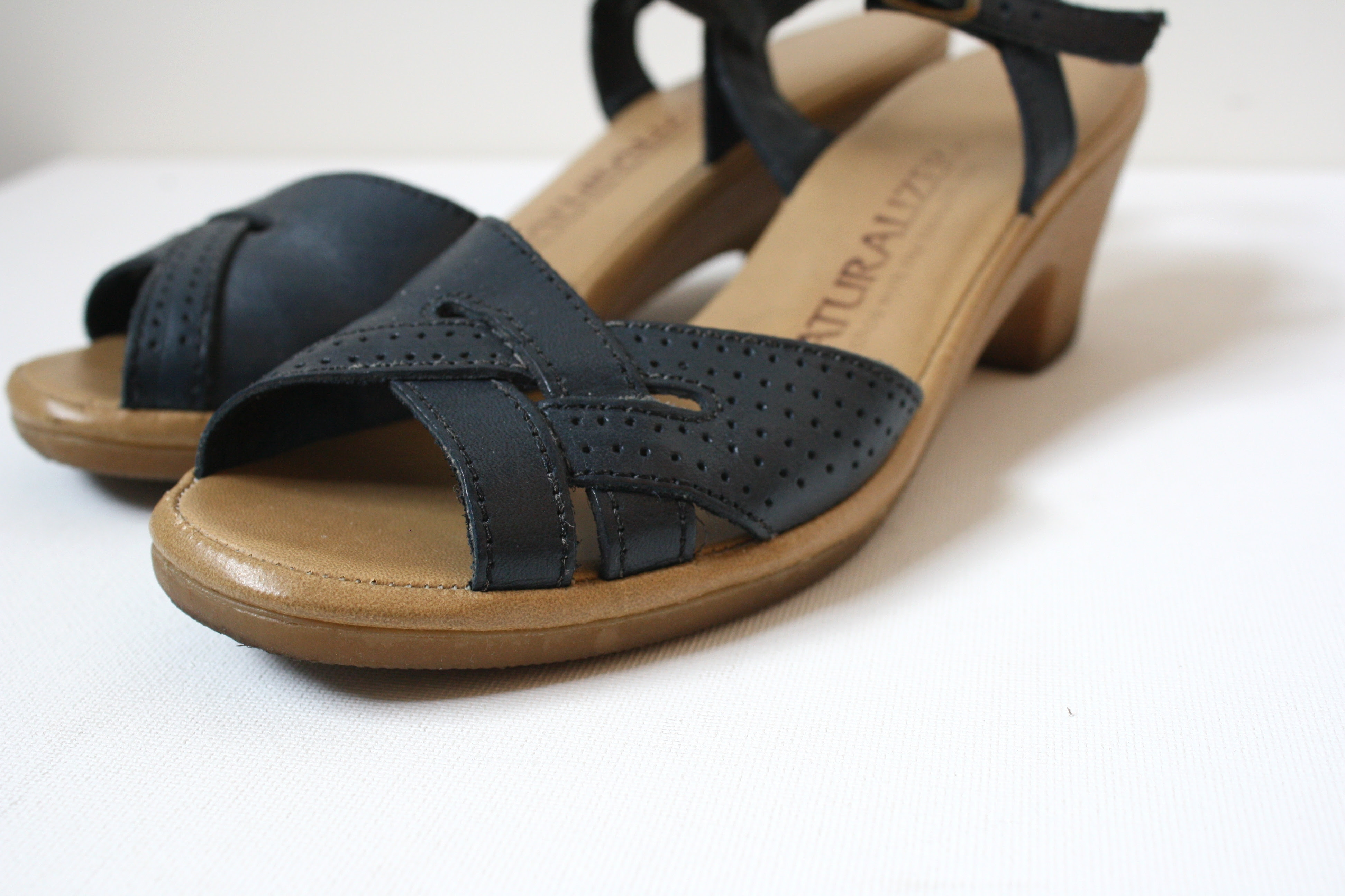 naturalizer sandals vintage