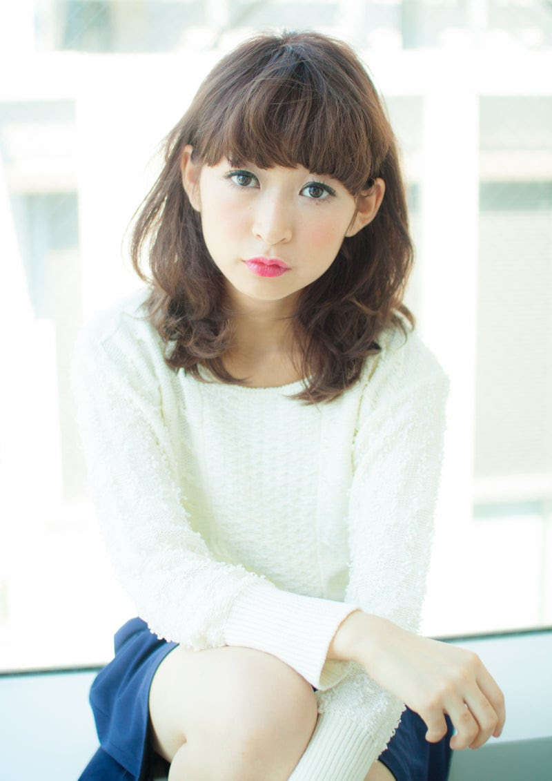 髪型 ミディアム パーマ 芸能人 Marie Pkheidze