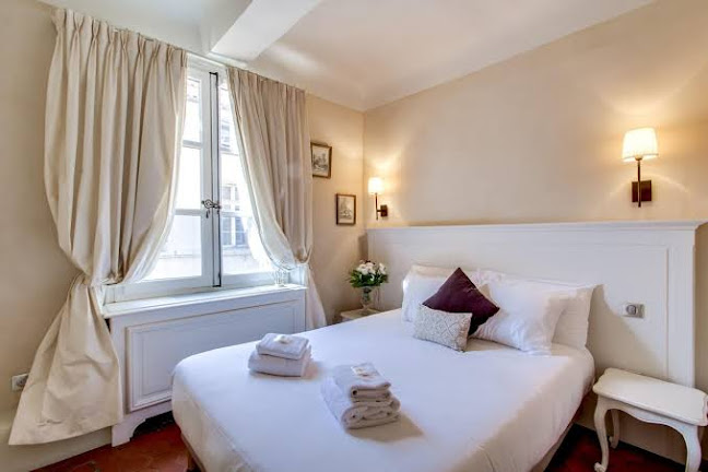 Avis sur Hôtel Les Quatre Dauphins à Aix-en-Provence - Hôtel