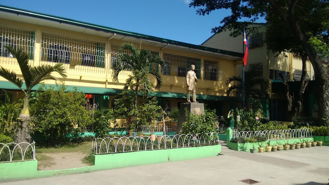 Pulong Santa Cruz Elementary School