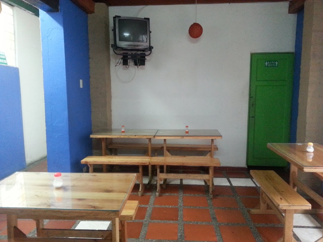CARNE, CREPES & ALGO MAS