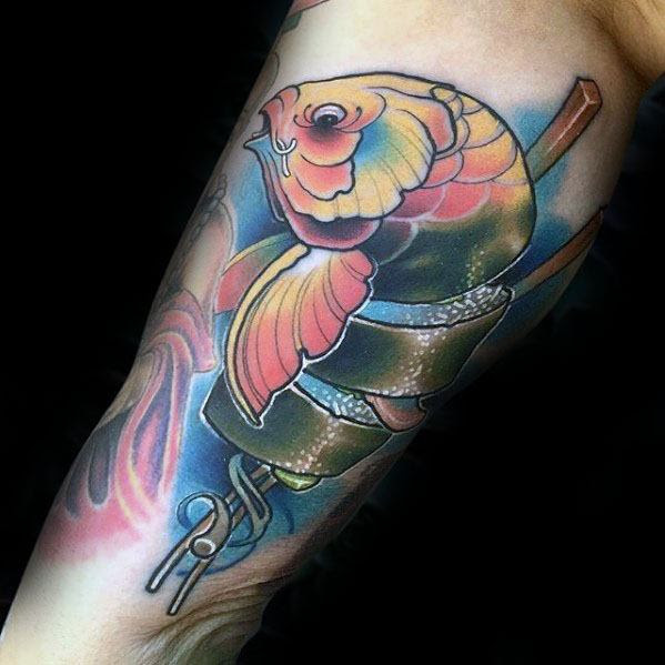 Tato Ikan Arwana Di Lengan Arini Gambar