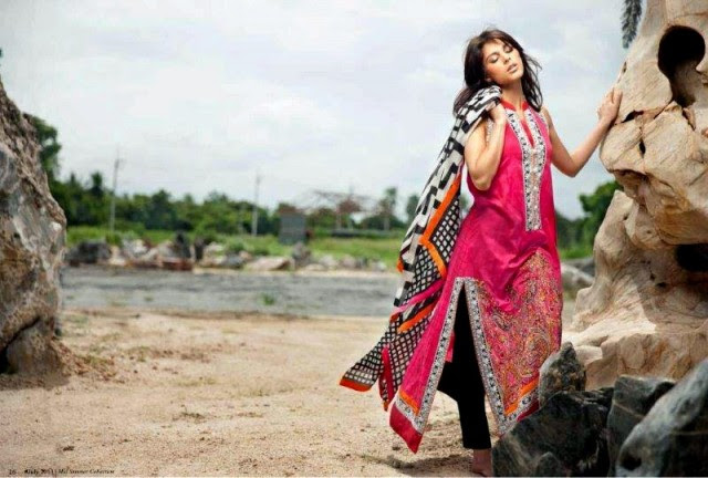 Beautiful-Cute-Girls-Models-Wear-Summer-Eid-Dress-Collection-2014-by-Lakhani-Silk-Mills-7 Beautiful-Cute-Girls-Models-Wear-Summer-Eid-Dress-Collection-2013-Lakhani-Silk-Mills-7