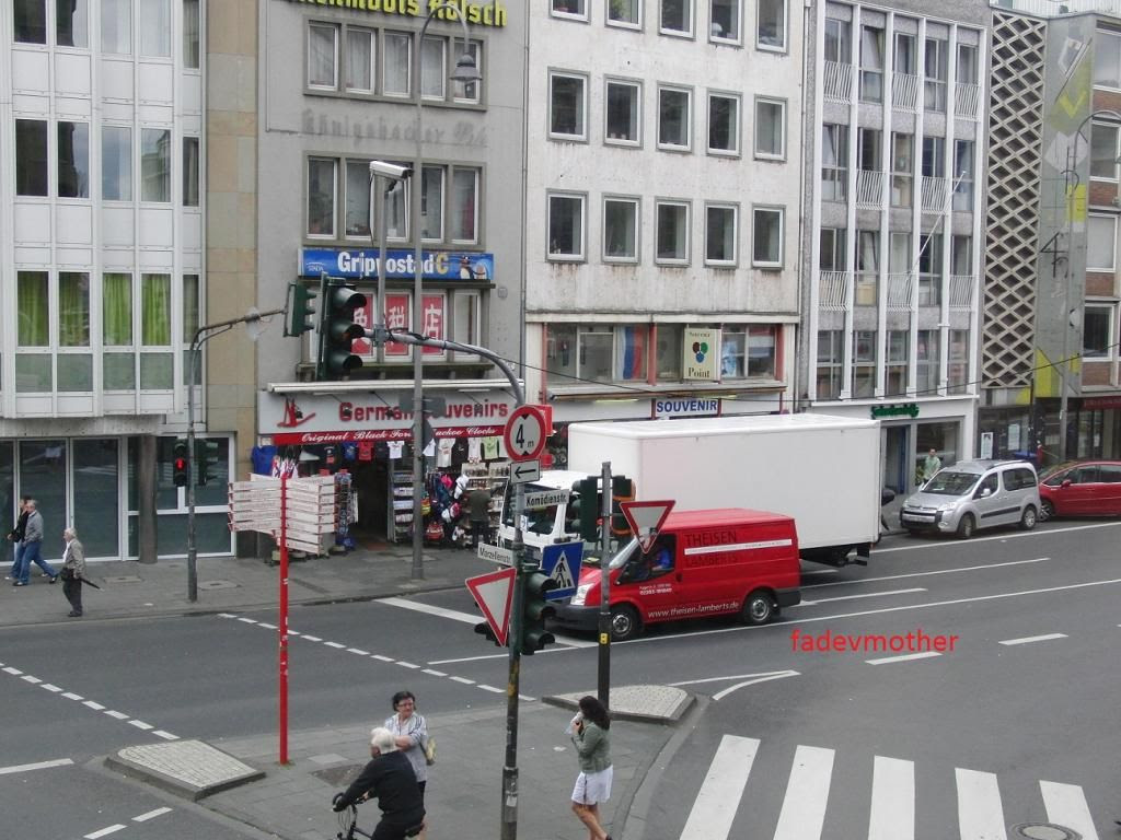 photo toko souvenir 2_zpsaue5oeta.jpg