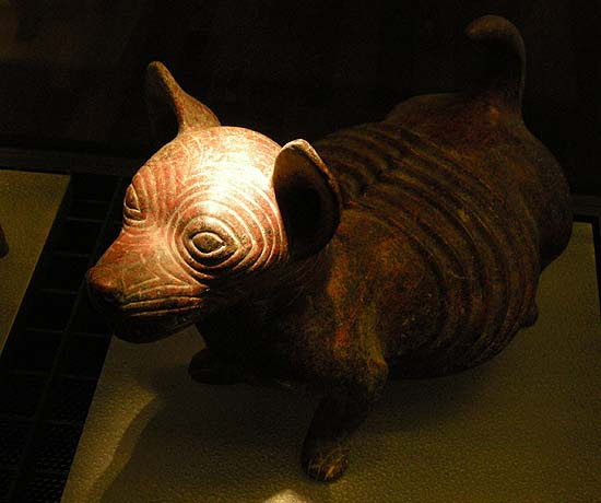 Berlin, Dahlem Museum, mezoamerikai kutya-szobrok