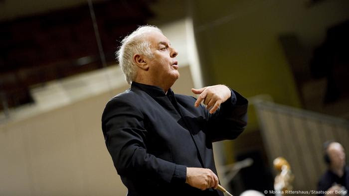 Barenboim conducting
Copyright: Monika Rittershaus/Staatsoper Berlin
Bild geliefert von Victoria Dietrich, Pressebüro STAATSOPER IM SCHILLER THEATER, Berlin für DW/Conny Paul.