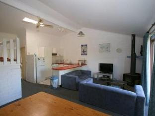 Alpha Centauri 8 - Budget Jindabyne Holiday Apartment Snowy Mountains