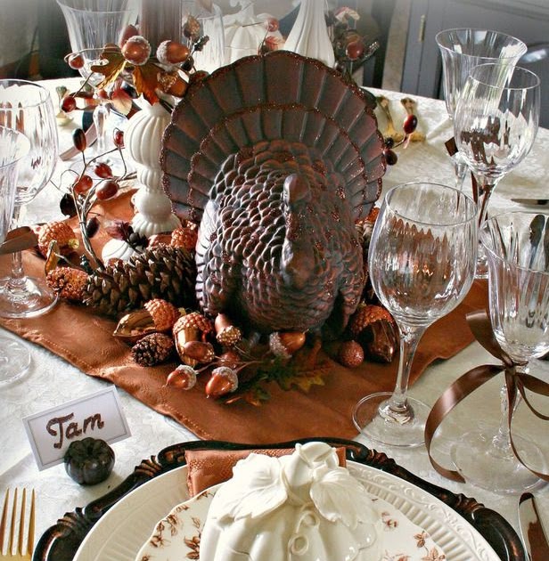 Peeking thru The Sunflowers: Thanksgiving table settings…….