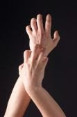 scratching one's hands