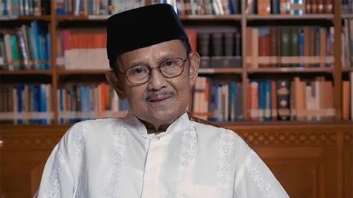 Biografi Bj Habibie Dalam Bahasa Inggris - Dunia Belajar