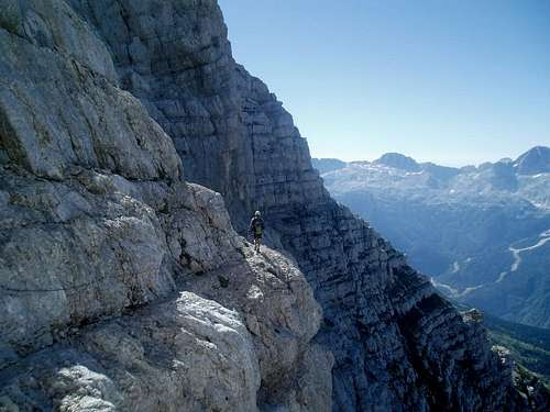 Walking on the shelves on Senterio Leva
