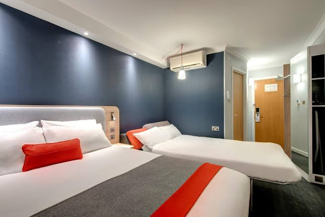 Reviews of Holiday Inn Express London - Hammersmith in London - Hotel