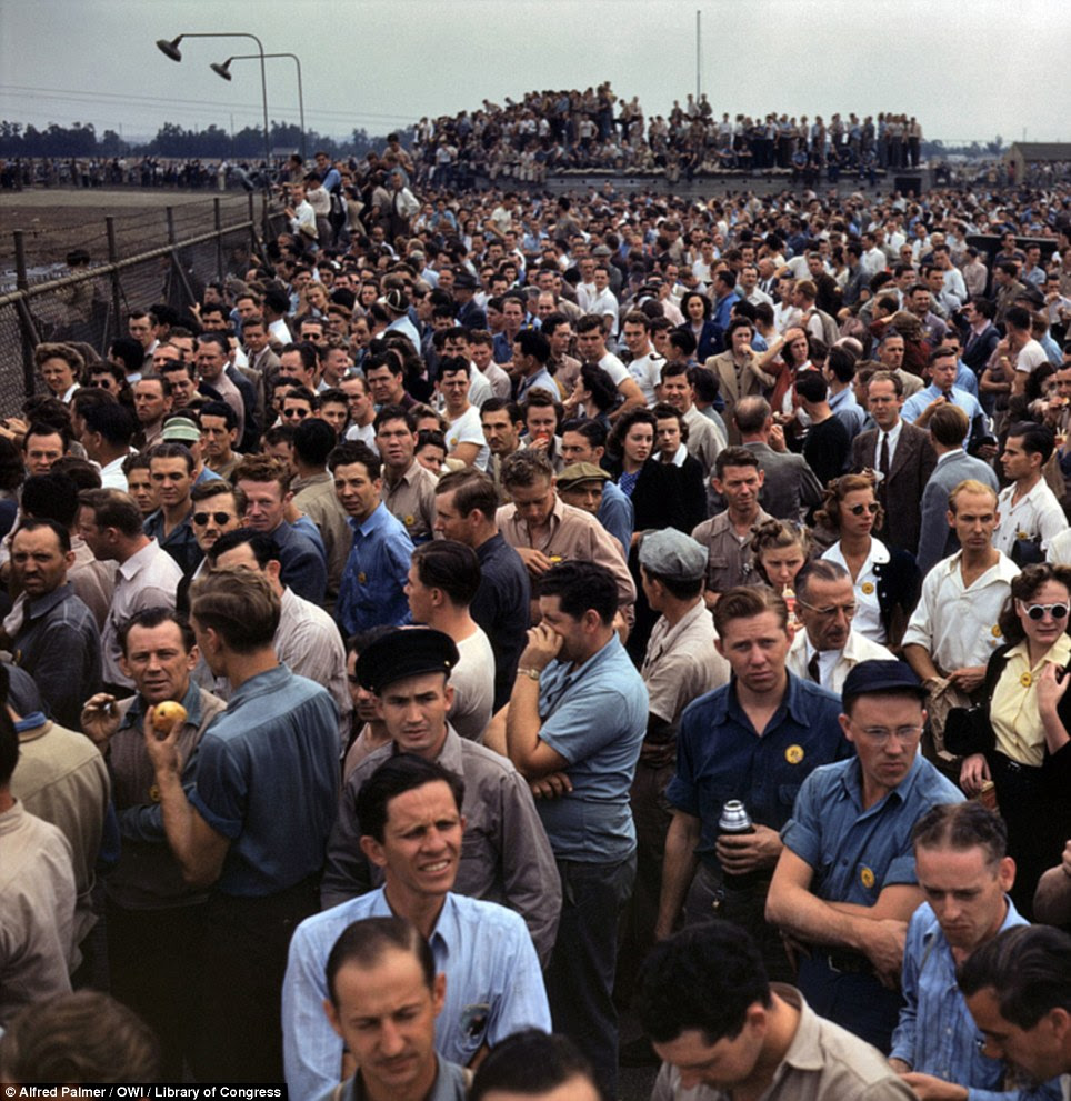 Thousands of North American Aviation during a lunch period air show