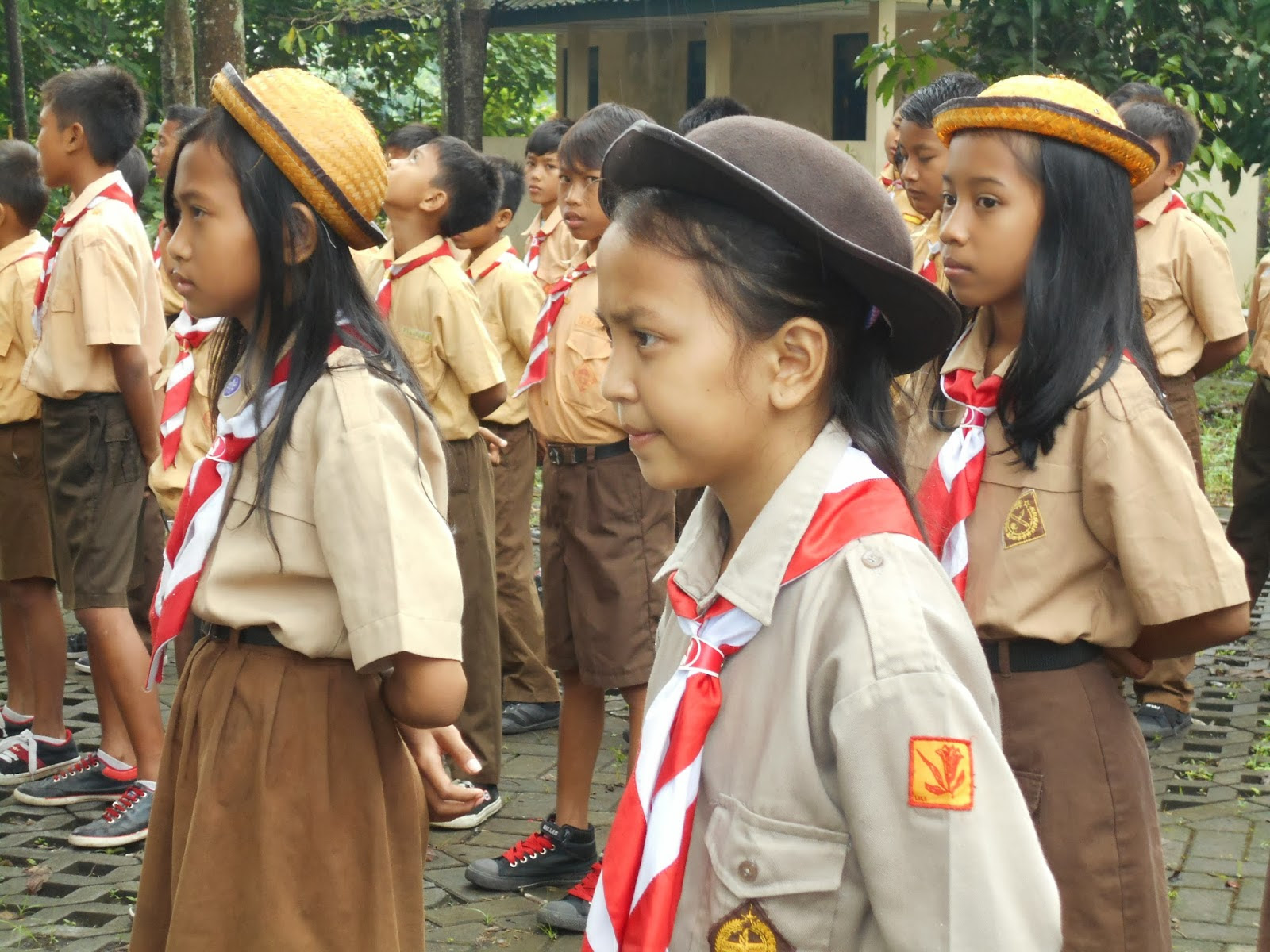 Cara Memakai Perlengkapan Pramuka Blog Materi Pramuka
