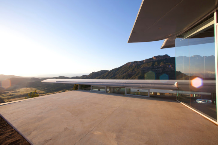 http://inhabitat.com/wp-content/blogs.dir/1/files/2011/06/747-Wing-House-David-Hertz-Architects-1.jpg
