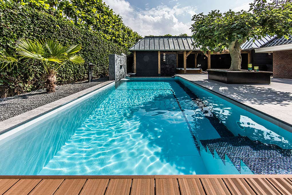 Aquatic Backyard in The Netherlands by Centric Design Group ...