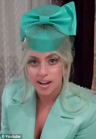 Agradecendo os monstros: Gaga diz St. Pierre que deve haver "monstros pouco mais 'como ele
