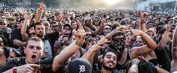 Fans waiting for Five Finger Death Punch, Aftershock 2014