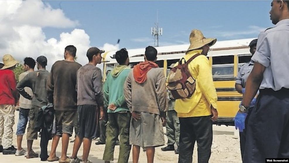 Migrantes cubanos arrestados en Bahamas. Migrantes cubanos arrestados en Bahamas.