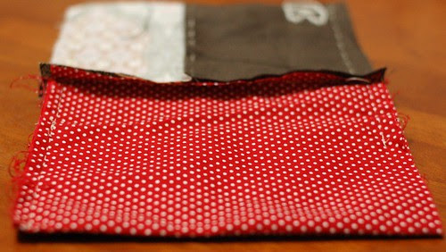 How to make a button pouch with two pockets 13